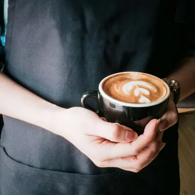 Kafa u rukama, spremna za poneti